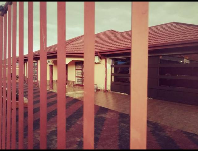 4 BEDROOM HOUSE FOR SALE IN LWAMONDO